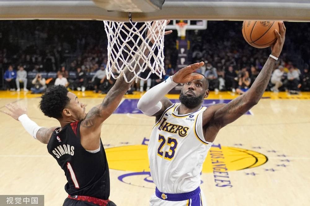 年轻球员崭 年轻球员崭